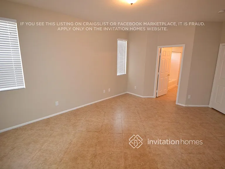1016 Barberton Ct — Photo 7
