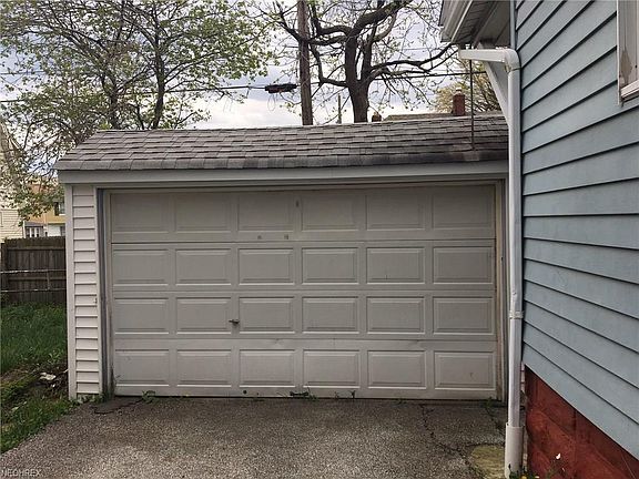 2nd image of 1615 Olivewood Ave
