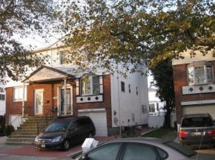 1st image of 1416 E 70th St