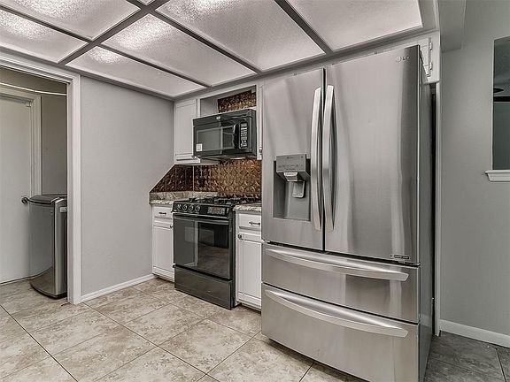 3rd image of 1208 SE 8th St