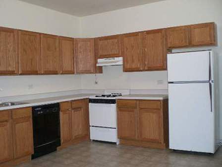 3rd image of 4008 N Southport Ave #3