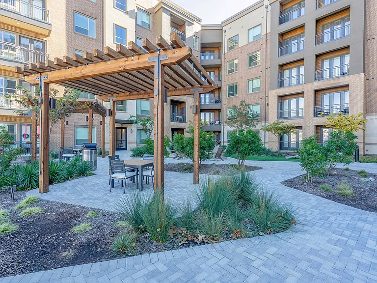 Cadence at Frisco Station — Photo 17
