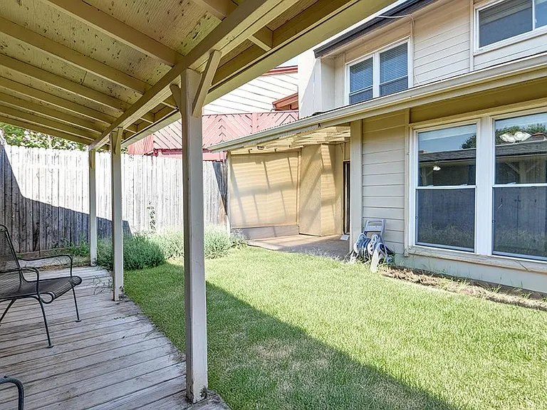 2012 Court Pl — Photo 28