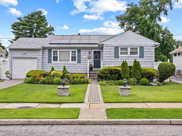 1219 Warwick Street, Uniondale, NY 11553