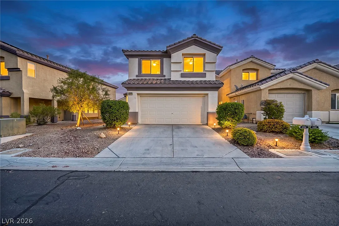 3 bed, 2.5 bath, 1829 sqft, $2,250 — Photo 2