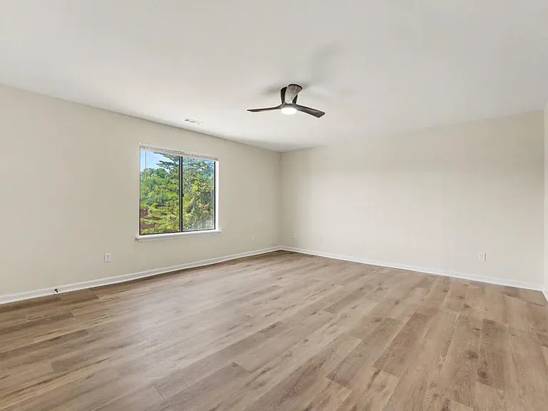 1309 Hudson Ave #C13 — Photo 2