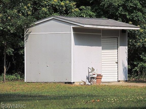 3rd image of 25610 Dutch Settlement St