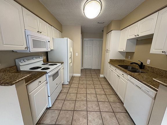 4th image of 1800 Park Ave APT 482
