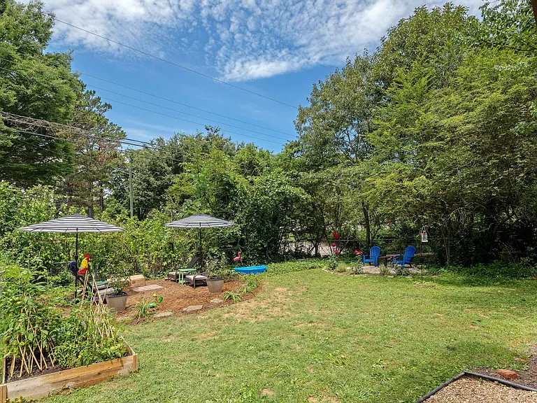 16 Lorraine Ave — Photo 21