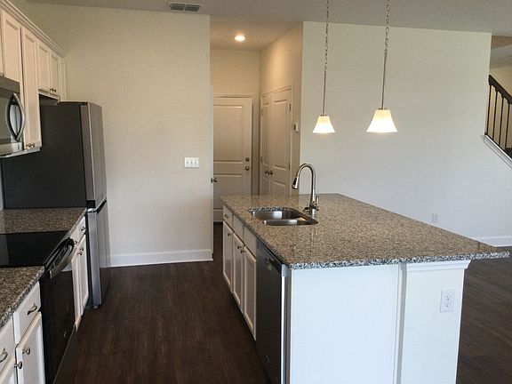 3rd image of 1002 Walden Pond Dr