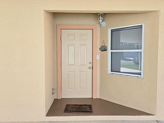 4th image of 4311 SW 9th Way