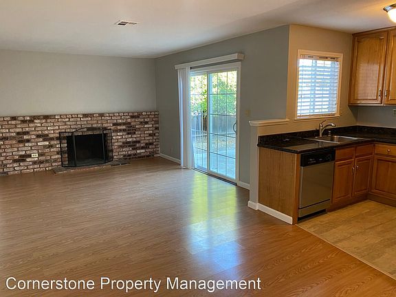 3rd image of 2176 Fairway Glen Dr
