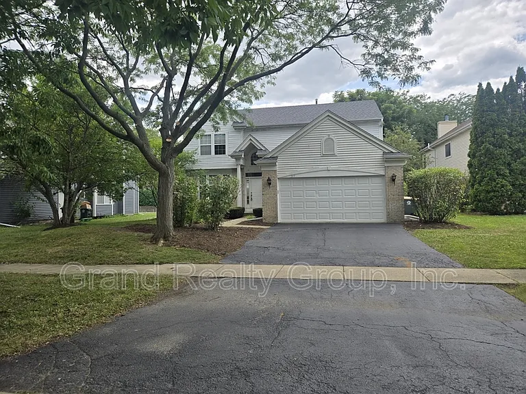 217 Lexington Ct — Photo 1