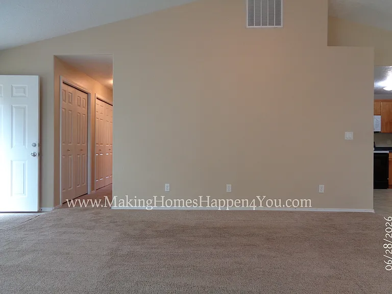 260 SW Oregon Trail Dr — Photo 7