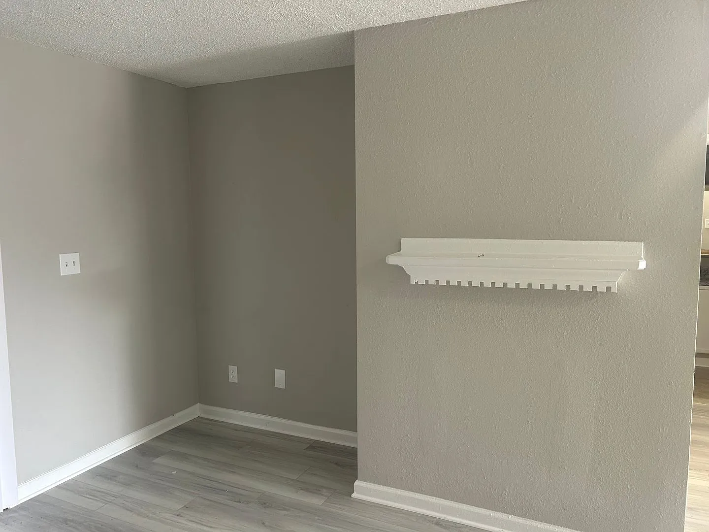 Newly Renovated, Stunning Duplex minutes from White Oak — Photo 3