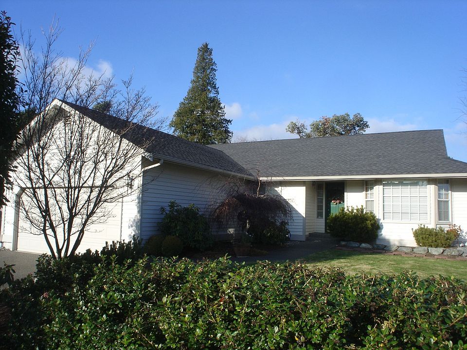 NE Tacoma Home With Mt. Rainier Views!