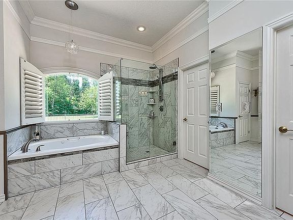 5th image of 2931 W Seminole Dr