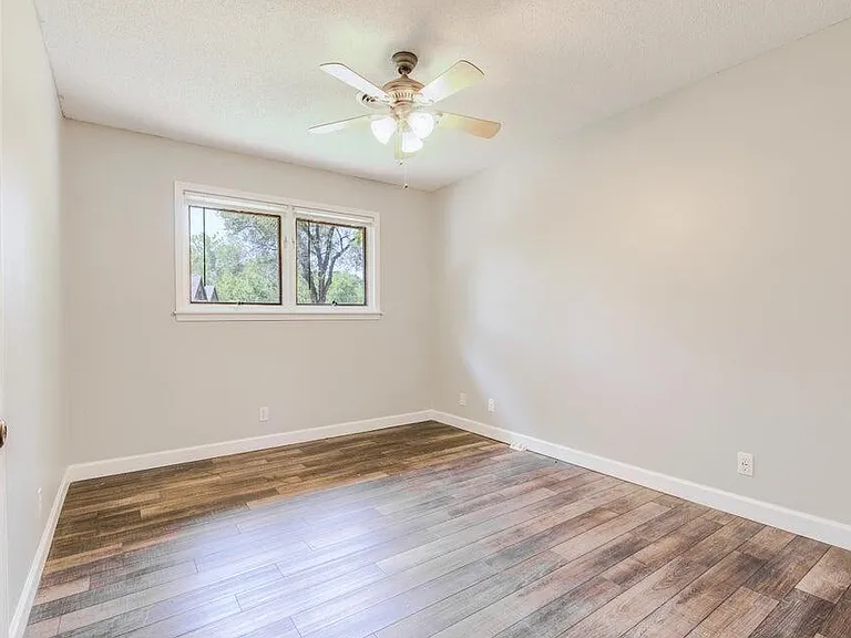 2400 Ridgefield Rd — Photo 10