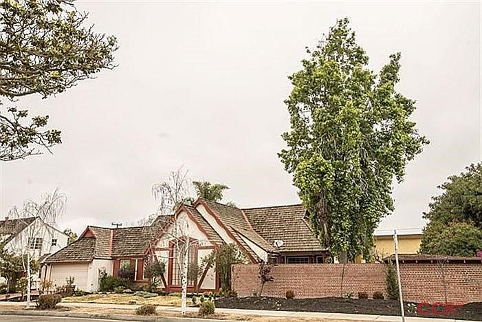1st image of 325 E Camino Colegio