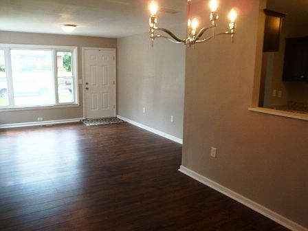 3rd image of 3157 Losey Ave