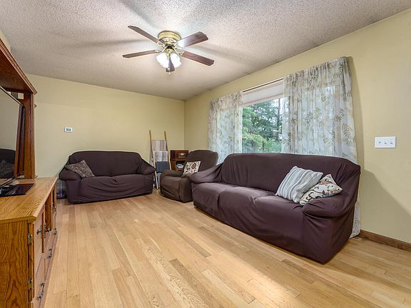 4th image of 28949 62nd Ave
