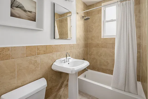 Sold by Poljan Properties Inc. | media 17