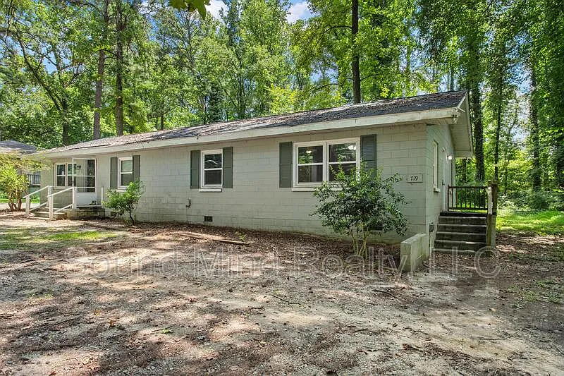 719 Woodland Rd