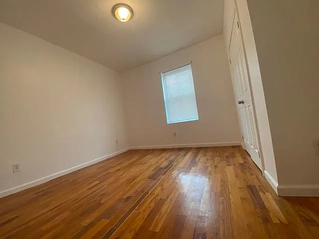 2 bed, 1.0 bath, $2,100 — Photo 2