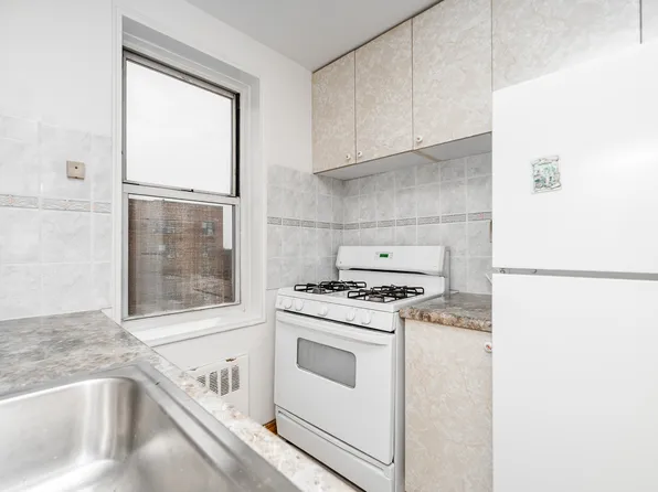 2900 Ocean Avenue image 7 of 18