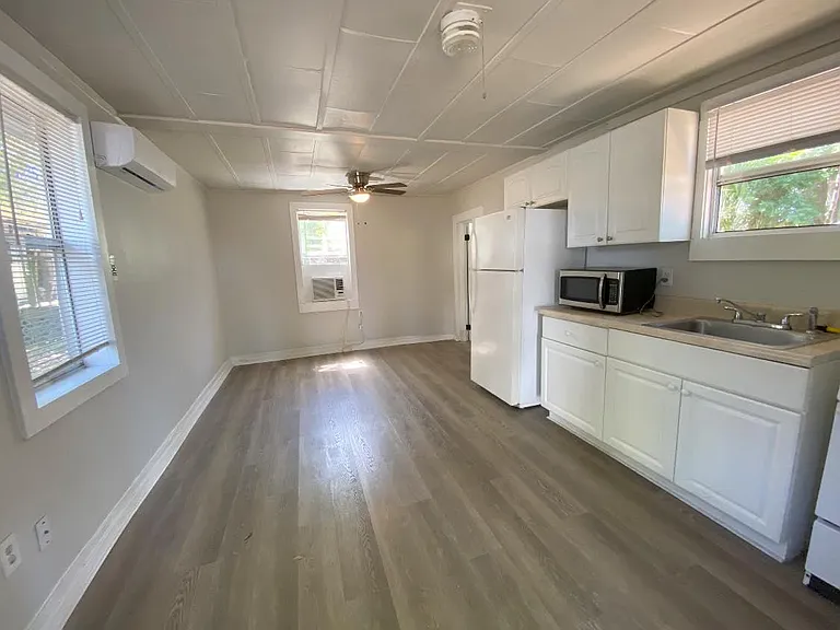 220 N Beaumont Ave #4 — Photo 11
