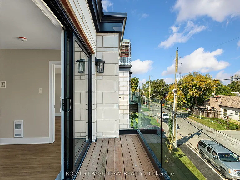 366 Winona Ave #5 — Photo 17