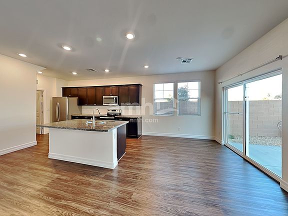 5th image of 10456 Marias St