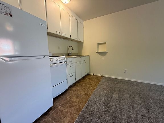 3rd image of 1936 Ford Pkwy APT 105