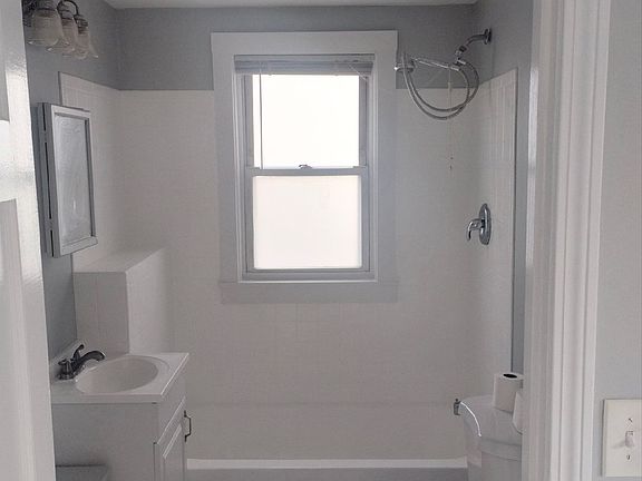 5th image of 121 Hale St #1