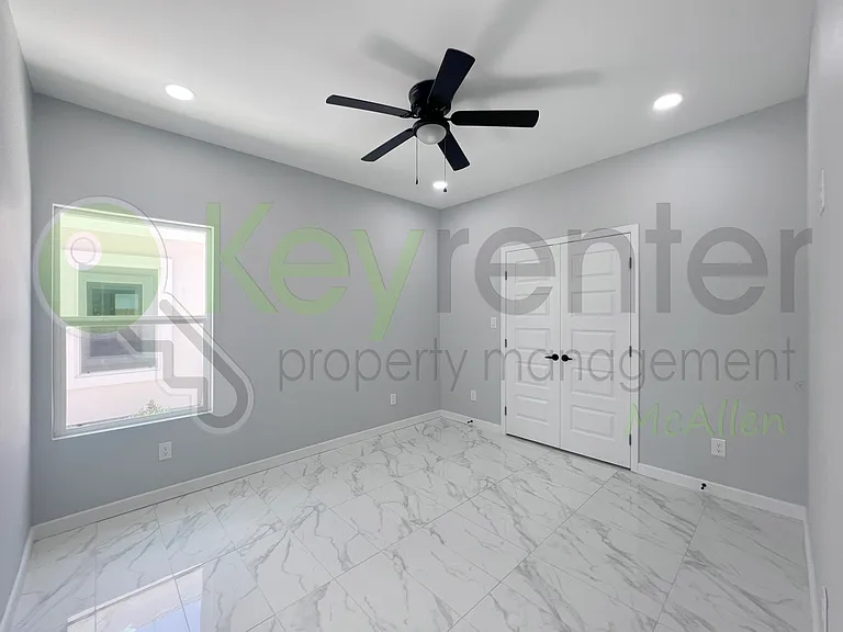 907 N Woodson Ave #2 — Photo 6