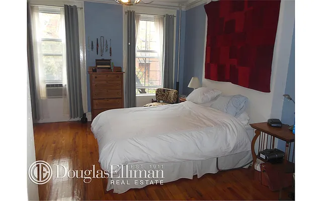 Rented by Douglas Elliman | media 15