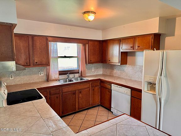 5th image of 205 Hane Dr