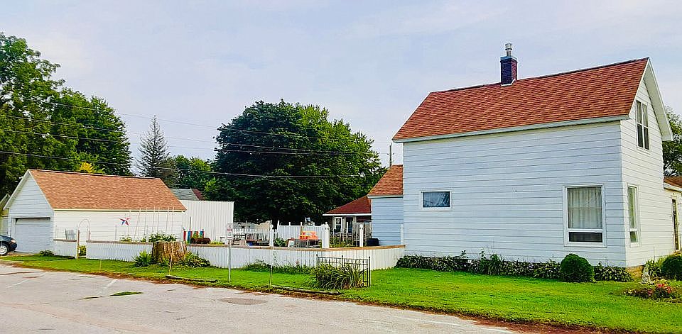 1st image of 103 S Akir St