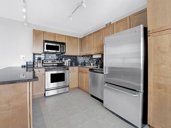 4th image of 655 W Irving Park Rd APT 3415