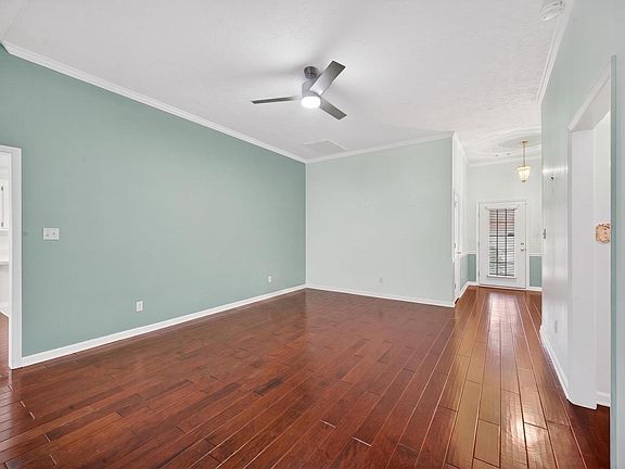 5th image of 1206 Carriage Dr