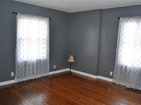 4th image of 802 Binford St