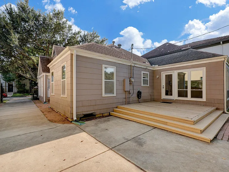 2910 Plumb St — Photo 17