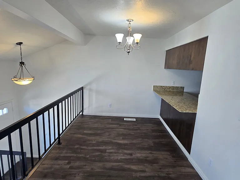 May Rent FREE!! — Photo 8