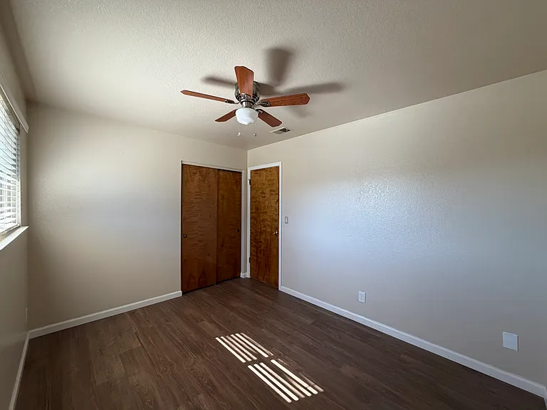 435 Fairview Dr — Photo 6