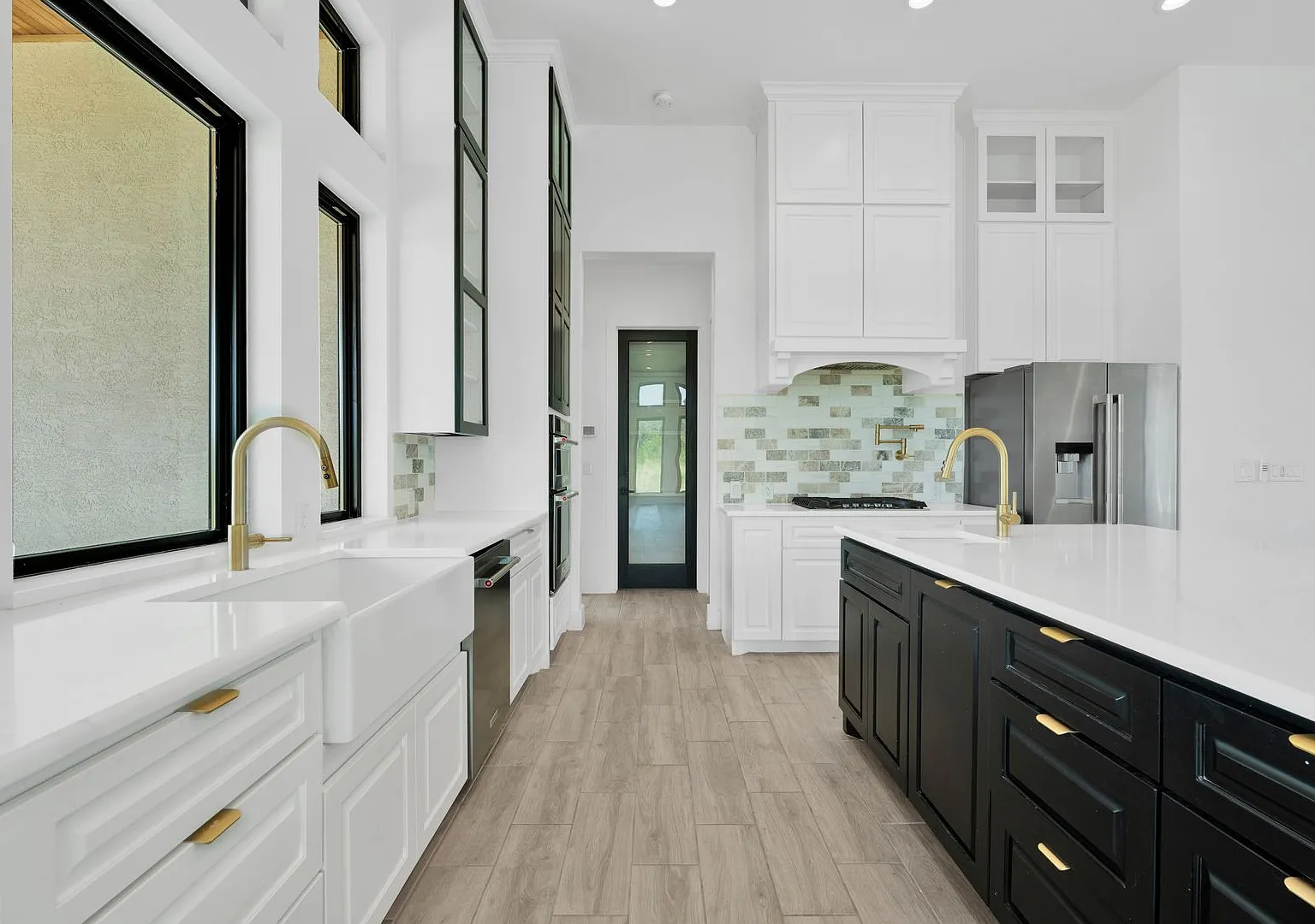 Modern Hill Country Elegance on 2 Acres- Custom 2023 Single-Family Home in Mico, TX! — Photo 3