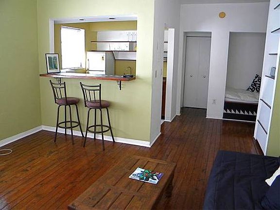 4th image of 1051 Collins Ave APT 20