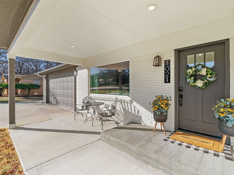 1st image of 1021 Poe St