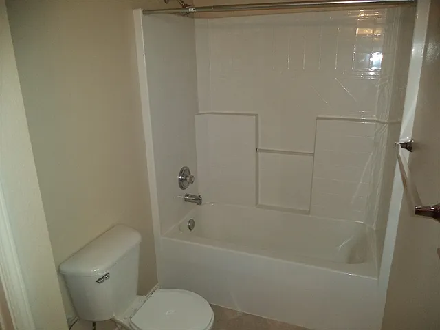 1330 N Andrew Dr — Photo 9