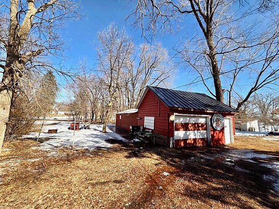 3rd image of 307 Riverside Ave NW