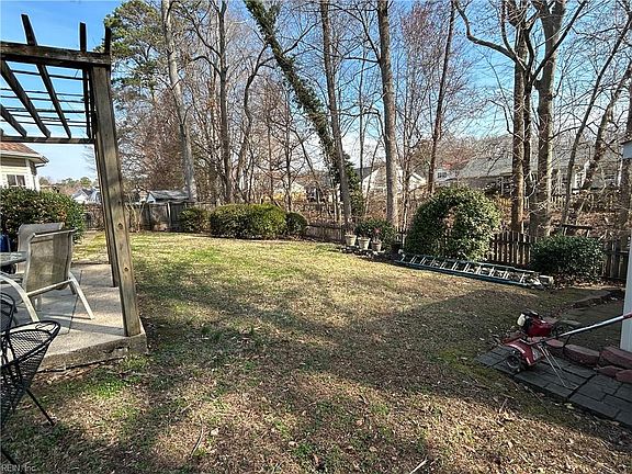 4th image of 107 Misty Ridge Ln